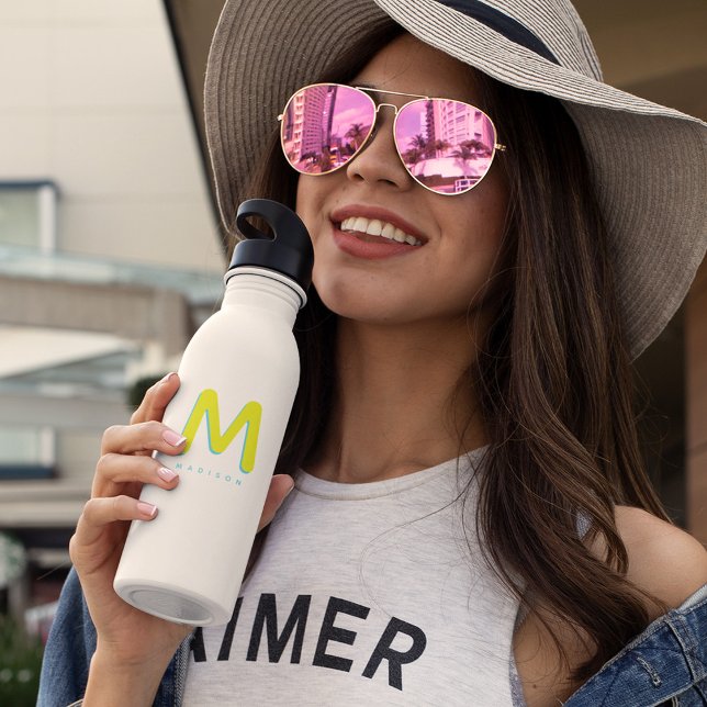 Bouteille D'eau Moderne Cute Amusante Super Retro Monogramme (Hey, trendy teens! Stay hydrated in style!)