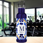 Bouteille D'eau Monogramme Amalfi Vietri Italien carreaux bleus ca<br><div class="desc">Monogramme Amalfi Positano Vietri bleu Majolica tuiles fête de mariée favorise le nom personnalisé bouteille d'eau,  cadeaux de demoiselle d'honneur,  cadeaux pour toutes les occasions,  méditerranéen thème bleu blanc et jaune cadeaux personnalisés</div>
