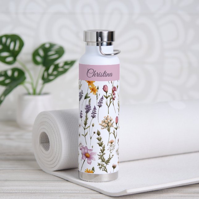 Bouteille D'eau Monogramme de nom aquarelle de fleur sauvage rose  (Yoga (pivoté))