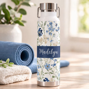 Bouteille D'eau Monogramme de nom aquarelle fleur sauvage bleue