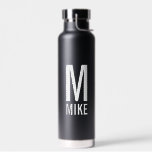Bouteille D'eau Monogramme et nom personnalisés modernes<br><div class="desc">Design Monogram moderne avec monogramme personnalisé et nom dans le style de police sans serif moderne en gras. Un cadeau parfait pour papa,  mari,  grands-parents et plus encore.</div>