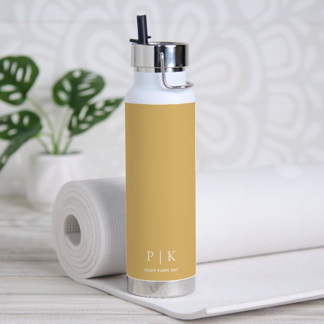 Bouteille D'eau Monogramme Nom Personnalisé Jaune (Yoga (pivotée))