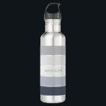 Bouteille D'eau Montagnes neigeuses Bloc de couleur Nom personnali<br><div class="desc">Ce design coloré et moderne présente un motif couleur dans les tons gris avec votre nom personnalisé #bouteilles d'eau #drinkware #cadeaux personnalisés</div>