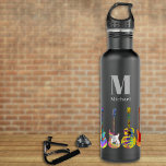 Bouteille D'eau Motif de guitare coloré sur Black add Name<br><div class="desc">Guitares électriques funky, guitares acoustiques et guitares semi-acoustiques motif sur bouteille d'eau monogramme personnalisée noire dans des couleurs vives pop art. Un cadeau d'idée pour les professeurs de musique, les guitaristes, les musiciens et les étudiants en musique. Facile à customiser à l'aide du monogramme initial et du modèle de nom....</div>