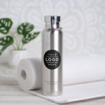 Bouteille D'eau Nom commercial et logo personnalisés Marque en arg<br><div class="desc">La bouteille d'eau de marque argentée personnalisée comprend le logo professionnel de votre entreprise, ainsi que le libellé de votre nom d'entreprise, slogan, site Web, emplacement ou toute autre information pouvant être personnalisée. Ajoutez simplement le logo de votre entreprise à l'espace noir et rond de l'espace réservé à l'image, et...</div>