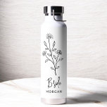Bouteille D'eau Nom de l'écriture manuscrite de mariée Floral Bach<br><div class="desc">Célébrez en style avec notre nom Scripté main Bachelorette de la fête de la nuptiale Tumbler à vin thermique. Doté d'un design élégant et personnalisé, ce tourbillon est parfait pour garder les boissons à la température idéale pendant vos festivités nuptiales. Conçu à partir de matériaux isolants de haute qualité, il...</div>