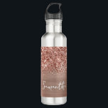 Bouteille D'eau Nom du glamour or Rose Glitt<br><div class="desc">Customisez le script de style manuscrit moderne pour créer votre propre bouteille en acier inoxydable. Ajoutez une initiale de monogramme pour créer une combinaison initiale de prénom. Parties scintillant d'or rose et art numérique de feuille de métal brossé qui s'imprime comme une photo. Art numérique extra pétillant et parties scintillant....</div>