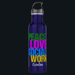 Bouteille D'eau Peace Love Social Work Monogramme<br><div class="desc">Peace Love Social Work bouteille d'eau cadeau avec le nom d'un travailleur social sous le néon cool écriture.</div>