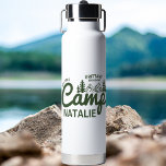 Bouteille D'eau Personnalisé Camp Bach Bachelorette Party Custom<br><div class="desc">Pour étancher votre soif d'aventure, détendez-vous avec notre Bouteille d'eau personnalisée Camp Bach Bachelorette Party - un ajout essentiel à votre célébration de la bachelorette de montagne. Cette bouteille d'eau personnalisée allie harmonieusement fonctionnalité et style personnalisé, ce qui en fait l'accessoire parfait pour votre décor de bachelorette de camp. La...</div>