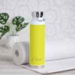 Bouteille D'eau PixDezines couleur do-it-yourself jaune lucide<br><div class="desc">PixDezines bouteille d'eau,  jaune lucide - do-it-yourself Couleur customisez-le avec votre police préférée. Copyright © 2022 PixDezines™. Tous droits réservés.</div>