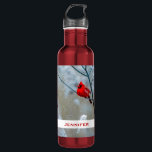 Bouteille D'eau Red Cardinal dans Winter Nature Photo de Christmas<br><div class="desc">Bouteille d'eau avec une photo nature pittoresque avec un cardinal rouge vif. Contrasté par rapport à une toile de fond hivernale avec la neige tombant doucement.</div>