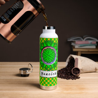 Bouteille D'eau Ruban de fleurs vert de chaux par Kenneth Yoncich