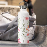 Bouteille D'eau Script floral à l'aquarelle chic personnalisé<br><div class="desc">Offrez-vous ou une personne spéciale avec notre Chic Watercolor Floral Designer Bouteille d'eau blanche personnalisée! Cette bouteille élégante et pratique est parfaite pour un usage quotidien. Orné d'une belle aquarelle design florale de Lorena Depante, il ajoute une touche d'élégance à votre routine d'hydratation. Personnalisez-le avec votre nom ou un message...</div>