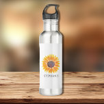 Bouteille D'eau Tournesol personnalisé<br><div class="desc">Cette bouteille d'eau est décorée de tournesols jaunes aquarelles. Facilement personnalisable avec un nom ou un monogramme. Pour modifier davantage, utilisez l'outil de conception pour modifier la police, la taille de police ou la couleur. Parce que nous créons notre oeuvre, vous ne trouverez pas cette image exacte d'autres designers. Aquarelle...</div>