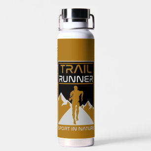 Bouteille D'eau Trail Runner Sport Dans La Nature