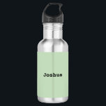 Bouteille D'eau Vert Sauge Clair Nom Personnalisé Simple Minimalis<br><div class="desc">Cette bouteille d'eau en acier inoxydable vert sauge présente un design minimaliste élégant. Cliquez simplement sur 'Personnaliser' pour ajouter le nom de votre choix. Idéal pour le travail,  les voyages ou l'école.</div>