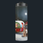 Bouteilles Isothermes Boxe d'hiver Caravan Christmas Adventure<br><div class="desc">Laissez-vous tenter par la magie d'une nuit d'hiver enneigée alors qu'une caravane glisse gracieusement à travers le paysage illuminé par la lune. La beauté sereine de la neige scintillante et l'éclat enchanteur de la lune créent une scène captivante, promettant une aventure de Noël inoubliable remplie de chaleur, de joie et...</div>