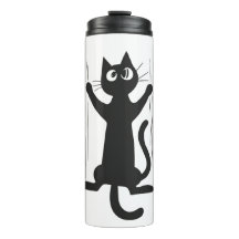 Chat noir se tenant