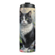 Chaton dans le jardin de fleurs