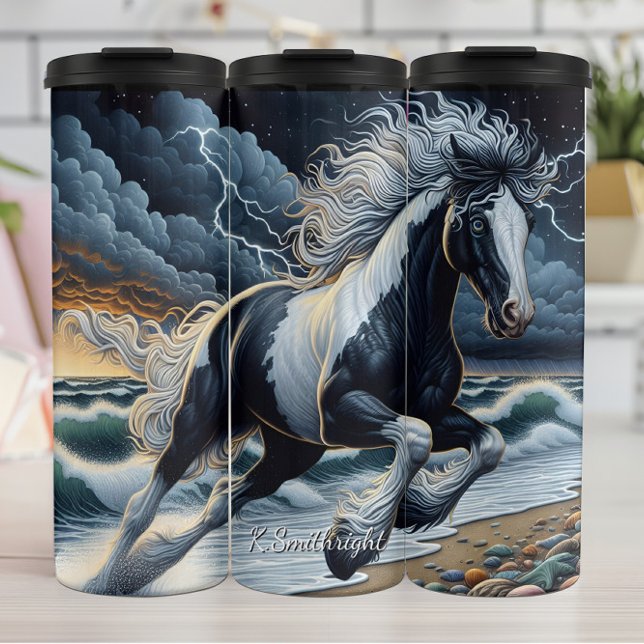 Bouteilles Isothermes Cheval Sauvage Galopant sur une Plage Orageuse (Créateur téléchargé)