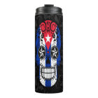 Crâne cubain de sucre de drapeau avec des roses