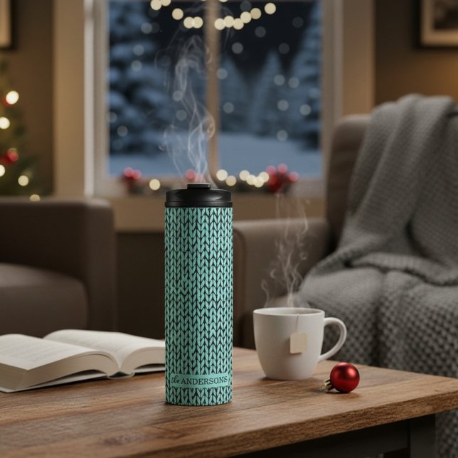 Bouteilles Isothermes Custom Family Name Candle with Cozy Knit Pattern (Créateur téléchargé)