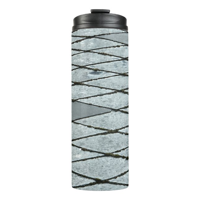 Bouteilles Isothermes Dallage gris en béton (Devant)