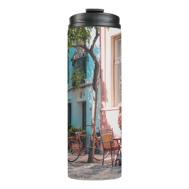 Bouteilles Isothermes Deux tables marron dehors (Devant)