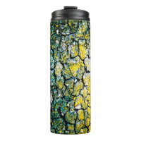 Écorce d'arbre jaune et vert