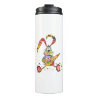 Joli lapin blanc coloré avec carotte