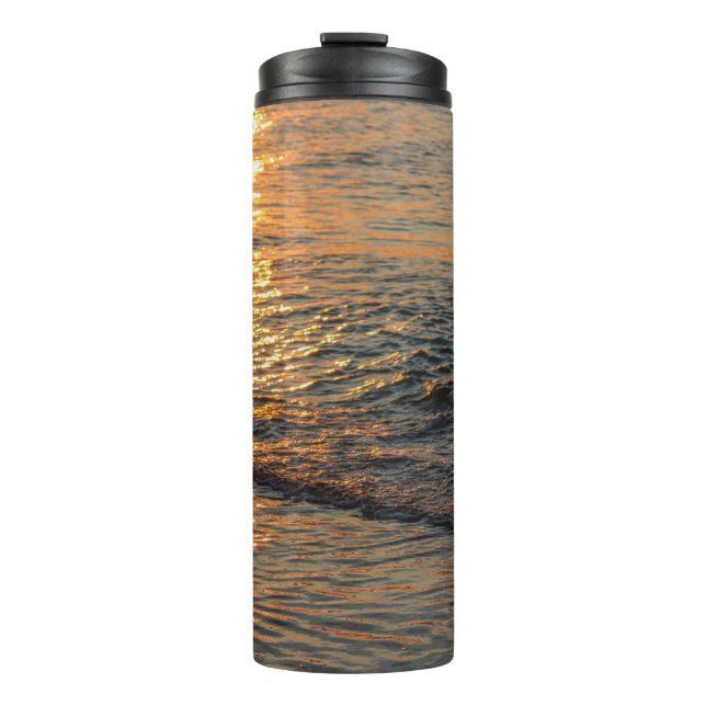 Bouteilles Isothermes Le coucher de soleil sur la belle eau de l'océan (Devant)