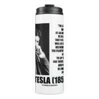 L'Homme Scientifique Nikola Tesla ne vise pas l'im