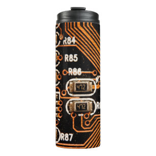 Bouteilles Isothermes macro prise de circuit, câbles, condensateurs, car