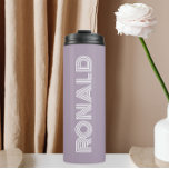 Bouteilles Isothermes Mauve Modern Typography Nom personnalisé<br><div class="desc">Gardez les boissons chaudes et froides froides avec ce tondeuse thermique à la mode et isolée qui est de couleur mauve avec le nom imprimé dans la typographie blanche et moderne. Modifiez votre tondeuse thermique et remplacez le nom par le nom souhaité. Parfait pour un cadeau d'anniversaire, cadeau de marionnettiste...</div>