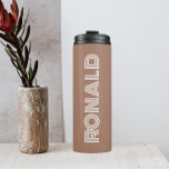 Bouteilles Isothermes Mocha Modern Typography Nom personnalisé<br><div class="desc">Gardez les boissons chaudes et froides froides avec ce tondeuse thermique tendance et isolée qui est une couleur mocha tendance avec le nom imprimé dans la typographie blanche et moderne. Modifiez votre tondeuse thermique et remplacez le nom par le nom souhaité. Parfait pour un cadeau d'anniversaire, cadeau de marionnettiste mariage,...</div>