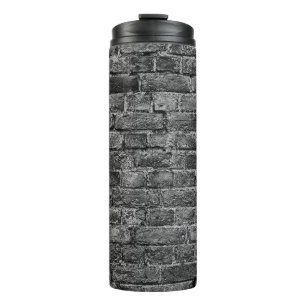 Bouteilles Isothermes partie horizontale du mur peint en brique noire, b