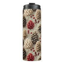 Pinecones d'hiver et baies rouges