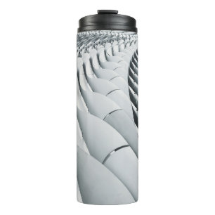 Bouteilles Isothermes Structure du bâtiment blanc et gris