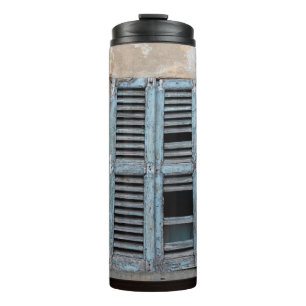 Bouteilles Isothermes Vieux fenêtre en bois ruiné de vieille maison anti