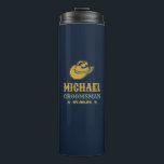 Bouteilles Isothermes Western Cowboy Casquette Personnalisé Élégant Groo<br><div class="desc">Cadeaux personnalisés pour groomsmen et meilleur homme avec le thème western cowboy. Décoré de casquette de cowboy avec police vintage occidentale. Le texte et la couleur arrière - plan sont modifiables à l'aide de l'outil de conception pour s'adapter à votre occasion. Obtenez ce cadeau de personnaliser pour les mariages, les...</div>