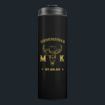 Bouteilles Isothermes Wild West Cowboy Personnalisé Monogramme Groomsmen<br><div class="desc">Cadeaux personnalisés pour les groomsmen et le meilleur homme avec le vieux cowboy occidental. Décoré de casquette de cowboy avec police vintage occidentale. Le texte et la couleur sont modifiables à l'aide de l'outil de conception pour s'adapter à votre occasion. Obtenez ce cadeau de personnaliser pour les mariages, les célibataires,...</div>