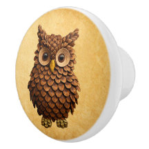 Chouette du cône de pin