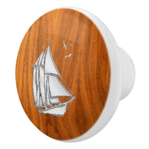 Bouton De Porte En Céramique Chrome Sailboat sur Teak Wood Grain Imprimer