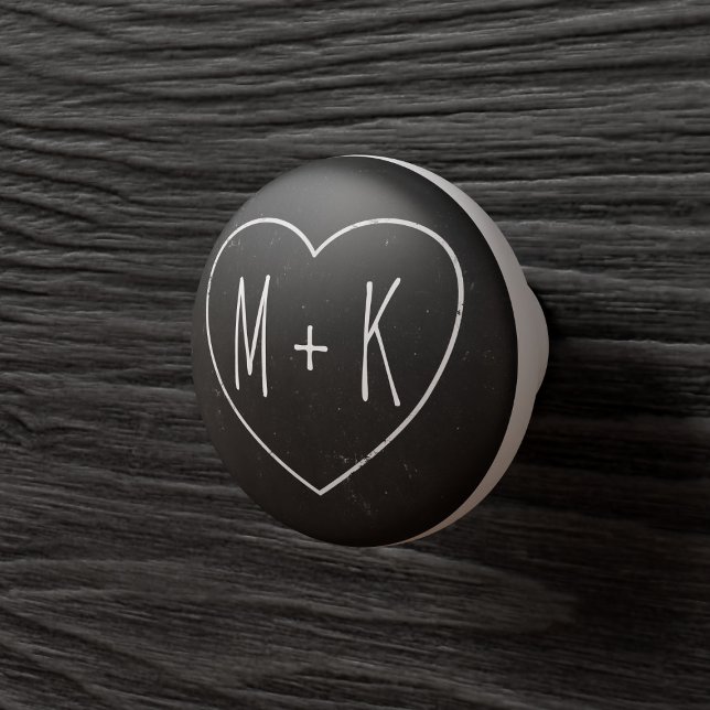 Bouton De Porte En Céramique Monogramme Coeur Noir Chalkboard Ceramic Knob (Just add your initials to the rustic black chalkboard style drawer knob)
