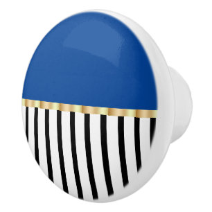 Bouton De Porte En Céramique Noir Et Blanc Avec Un Pop De Céramique Bleu Tiré