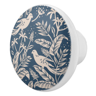 Bouton De Porte En Céramique Oiseaux De Crème De Vanille Dans La Nature Sur Le