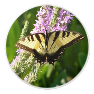 Bouton De Porte En Céramique Papillon Swallowtail sur Fleurs sauvages pourpres