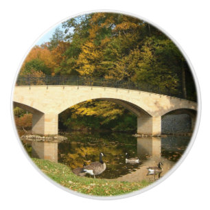 Bouton De Porte En Céramique Pont arc-en-ciel en automne au Grove City College