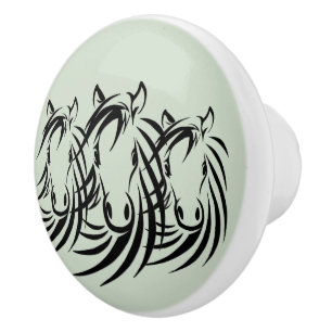 Bouton De Porte En Céramique Têtes de cheval noir sur fond vert