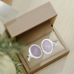 Boutons De Manchette Mauve couleur solide Stylisé Monogramme<br><div class="desc">Une paire de liants ronds et argentés sterling pour l'homme à la mode qui ont une couleur mauve et tendance pour correspondre à sa tenue avec son nom imprimé en lettres coques blanches et supérieures et superposé avec des initiales blanches et stylisées. Personnalisez les liens de menu en modifiant et...</div>